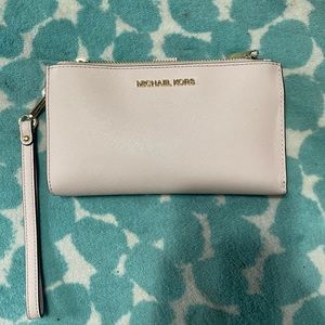 Michael Kors purse/wallet